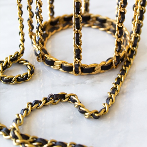 Iconic Chanel Vintage Fall 1994 Gold Metal Chain Black 94A Water Bottle Holder - Picture 9 of 17